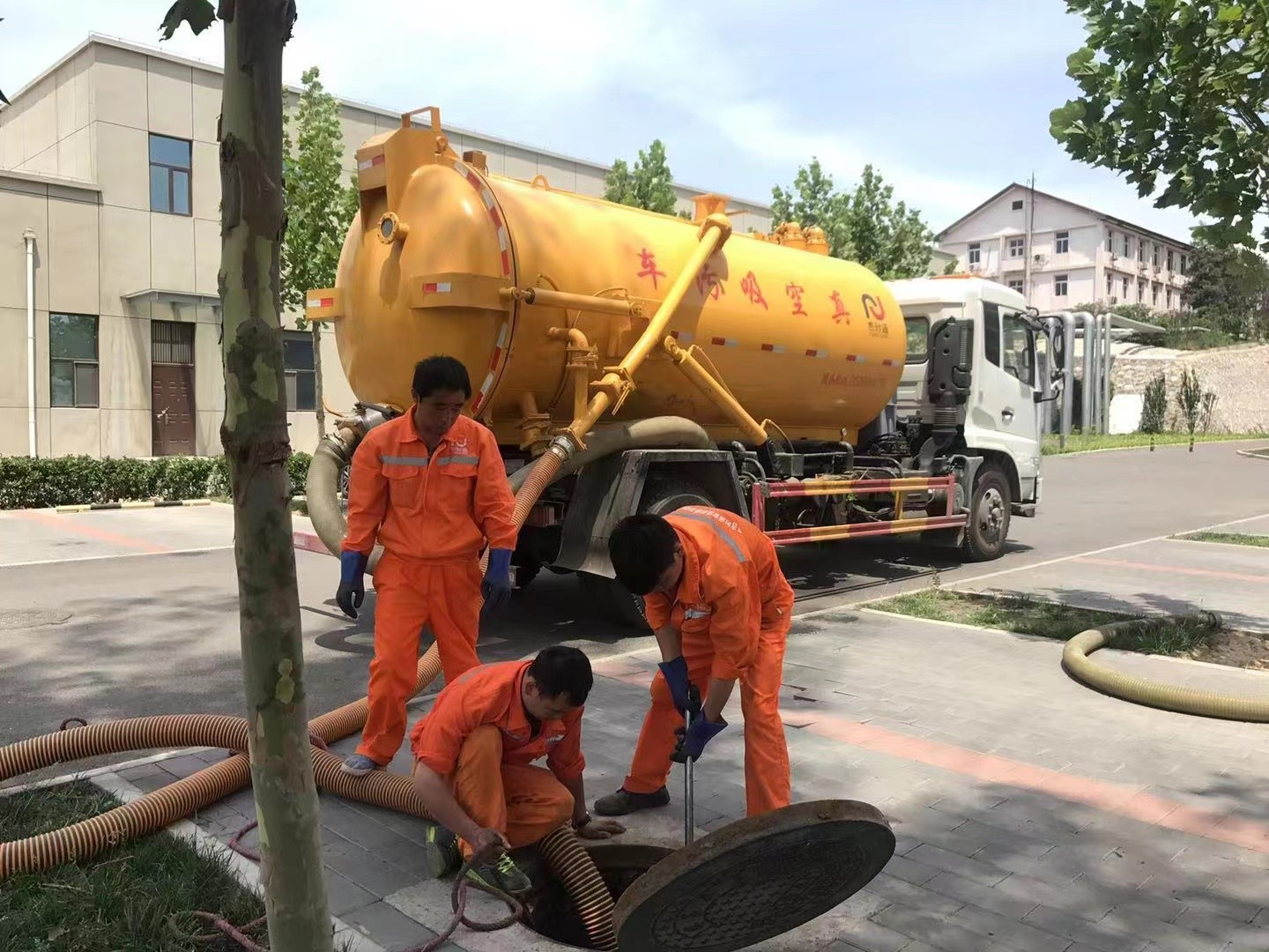盐津化粪池清理与5-8吨吸粪车施工效率分析